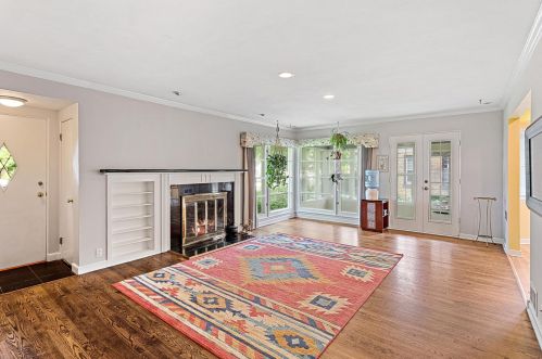 4085 110th St, Milwaukee, WI 53222-1102