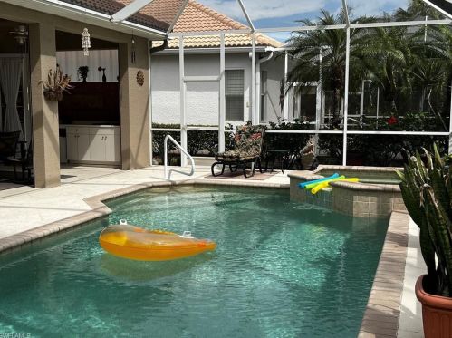 3665 Grand Cypress Dr, Naples FL 34119-7927 exterior