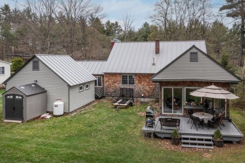 212 Hopkinton Rd, Concord NH 03301-7911 exterior