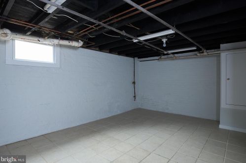 105 Masonic Vw Ave, Alexandria VA 22301-2203 exterior