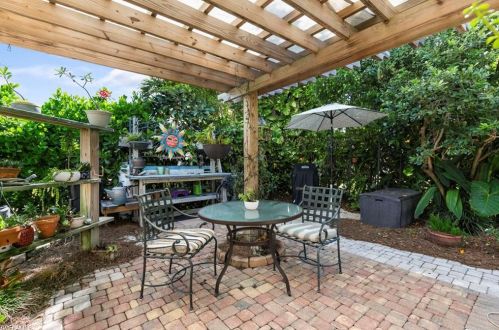 4584 Chippendale Dr, Naples FL 34112-5259 exterior