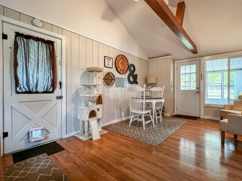 28985 Middle Xing Rd, Dowagiac MI 49047-8204 exterior