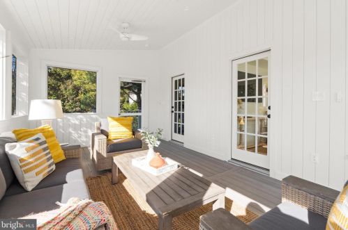 4420 Fessenden St, Washington DC  20016-4054 exterior