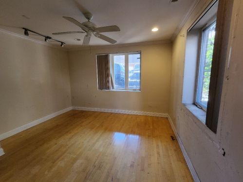 2049 Morse Ave, Chicago IL  60645-4975 exterior