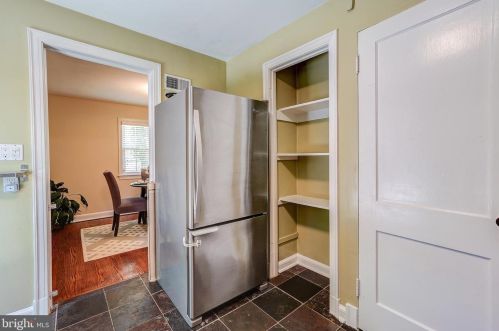 6806 Belford Dr, Silver Spring MD 20912-4841 exterior