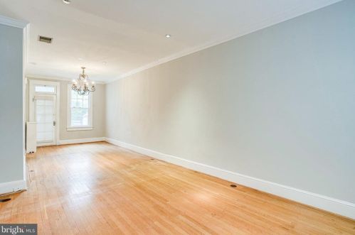 1720 34th St, Washington DC  20007-2307 exterior