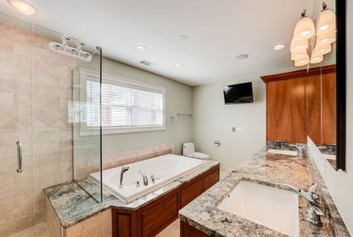 7765 Thorndale Ave, Chicago IL 60631-2351 exterior