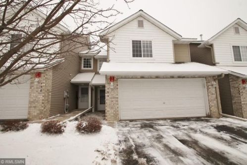 488 Pleasant Ct, Chaska, MN 55318-3419