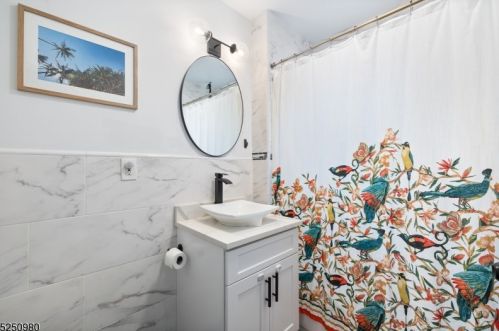 24 Hilton Ave, Maplewood NJ  07040-2921 exterior