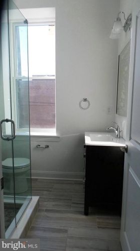 1640 Jackson St, Philadelphia PA 19145-2427 exterior