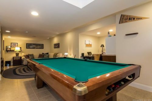 22 Running Brk Dr, Deep River CT 06419-1309 exterior