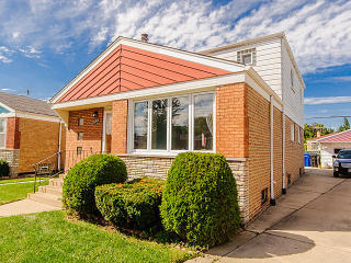 8204 Tripp Ave, Chicago IL  60652-2233 exterior