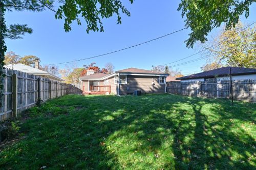 2726 110th St, Milwaukee WI  53227-3015 exterior