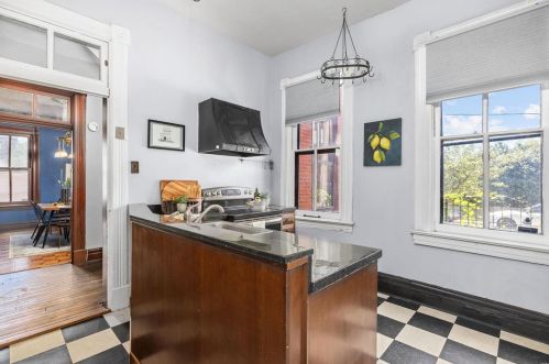 1715 Hickory St, Saint Louis MO 63104-2932 exterior