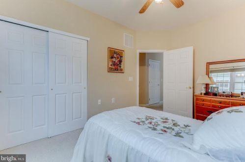 84 Warwick Way, Southampton NJ 08088-1122 exterior