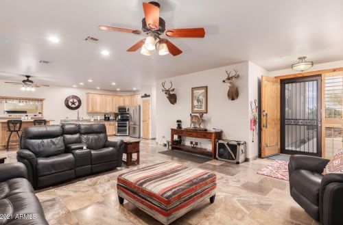 37405 16 St, Phoenix AZ 85086-6479 exterior