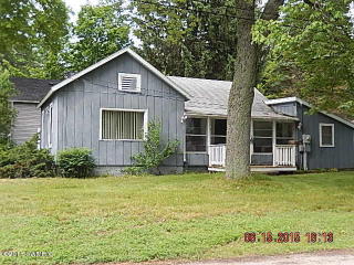 723 Livingston St, Sylvan Beach, MI 49461-1513