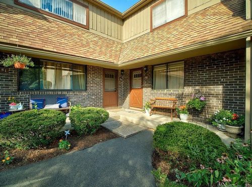 50 Orangewood, Derby CT 06418-2615 exterior