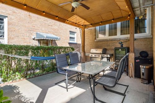 2907 Nagle Ave, Chicago IL 60634-4940 exterior