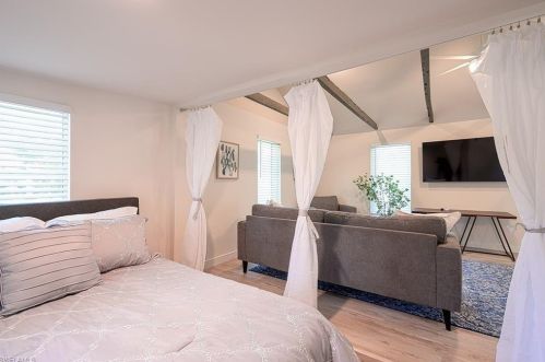 1315 Sandpiper St, Naples FL 34102-1508 exterior