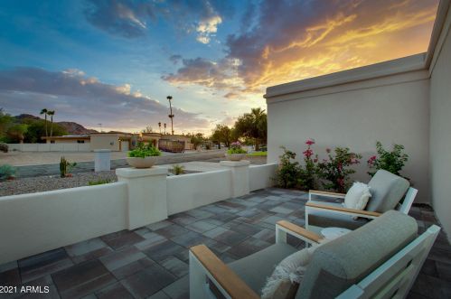 9919 47th Pl, Phoenix AZ  85028-4242 exterior