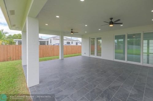 2470 Webster Ln, Fort Pierce FL 34953-5751 exterior