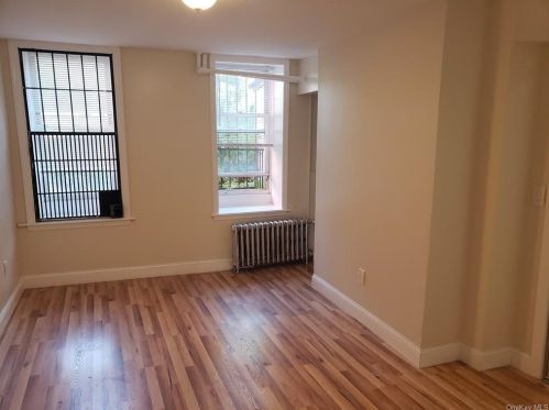 1414 Crotona Park, Bronx NY 10460-4738 exterior