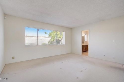 1041 Kumquat Pl, Oxnard CA 93036-1533 exterior