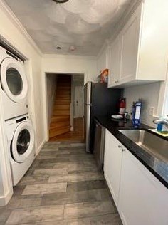 69 Spring St, Middletown RI 02840-6804 exterior