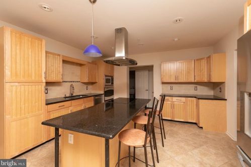 479 Pheasant Dr, Huntingdon Valley PA  19006-3047 exterior