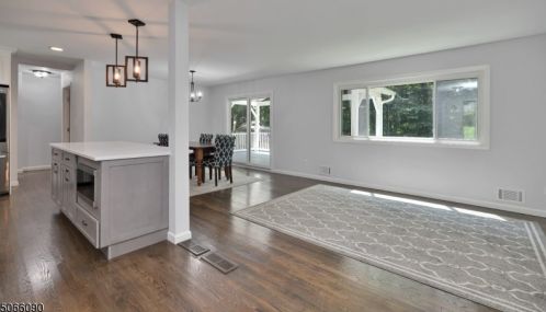 40 Camden Pl, West Milford Lakes NJ  07480-1106 exterior