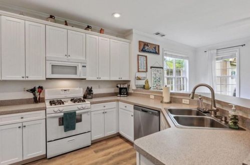 1888 Mallard St, Atlanta GA 30318-2724 exterior