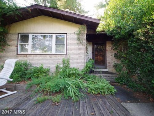 13614 Loree Ln, Rockville, MD 20853-2924