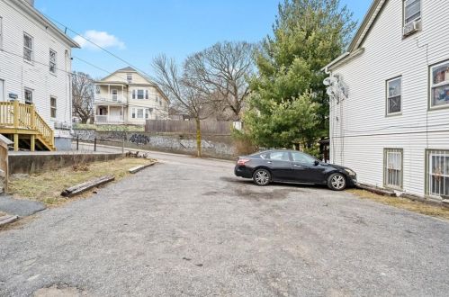 76 Newark St, Providence RI 02908-5316 exterior