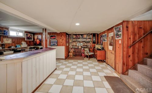 114 Pacific St, Edison NJ 08817-4464 exterior