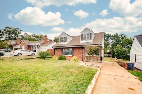 6325 Darlow Dr, Saint Louis MO 63123-3317 exterior