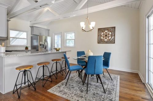 1749 Laurelwood Dr, Atlanta GA  30311-3838 exterior