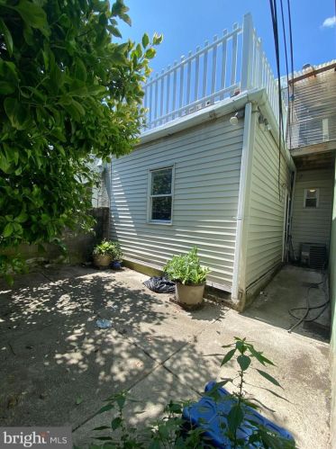 1803 8th St, Philadelphia PA  19122-2005 exterior