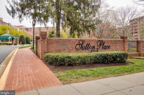 3211 Sutton Pl, Washington DC 20016-7510 exterior