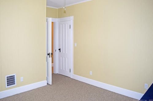 144 Hawthorne Ave, Derby CT 06418-1123 exterior