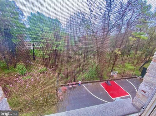 1289 Ballantrae Farm Dr, Mc Lean VA 22101-3027 exterior