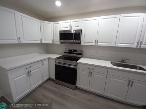 1862 Burlington St, Fort Pierce FL  34984-3581 exterior