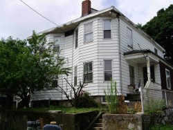 77 Dalby St, Newton, MA 02458-1032