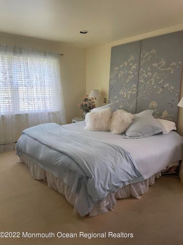 410 Brookside Ave, Oakhurst NJ  07755-1402 exterior