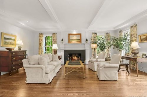 33 Hl Rd, Greenwich CT 06830-4043 exterior