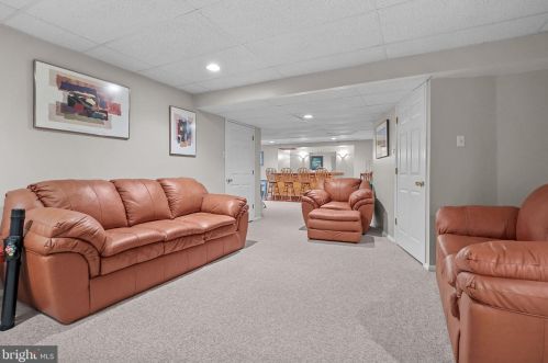 2819 Lee Dr, Jamison PA 18929-1047 exterior