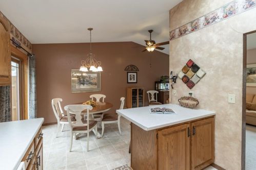 8292 Cleadis Ave, South Saint Paul MN 55076-3320 exterior