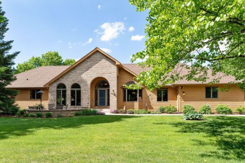 4429 Dorchester Dr, Saint Paul MN 55129-9570 exterior