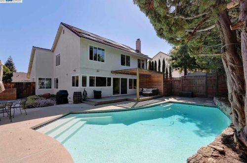 4410 Black Walnut Ct, Concord CA 94521-4320 exterior