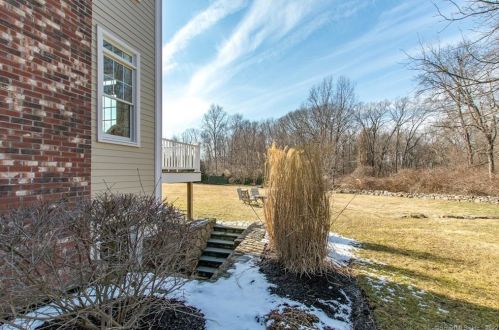 215 Belden Hl Rd, Wilton CT 06897-2916 exterior